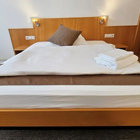 Elha Hotel 3*