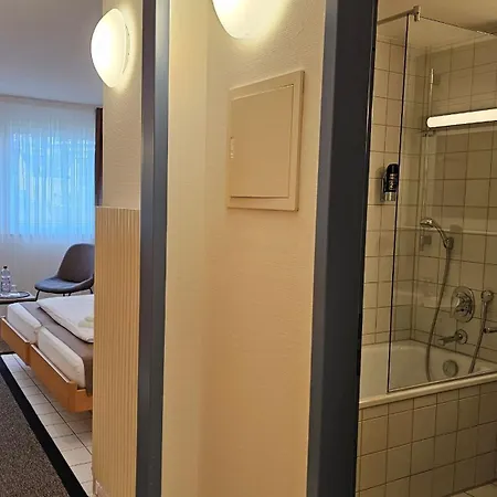 Elha Hotel 3*