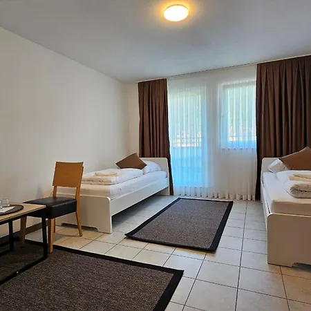 Elha Hotel 3*